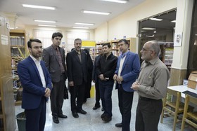 بازدید معلمان استان مرکزی از کتابخانه دهگان