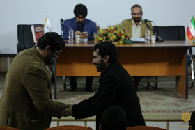 نشست کتاب خوان دانشگاهی و حوزوی با موضوع انقلاب اسلامی 