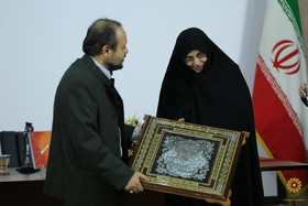 نشست کتاب خوان دانشگاهی و حوزوی با موضوع انقلاب اسلامی 