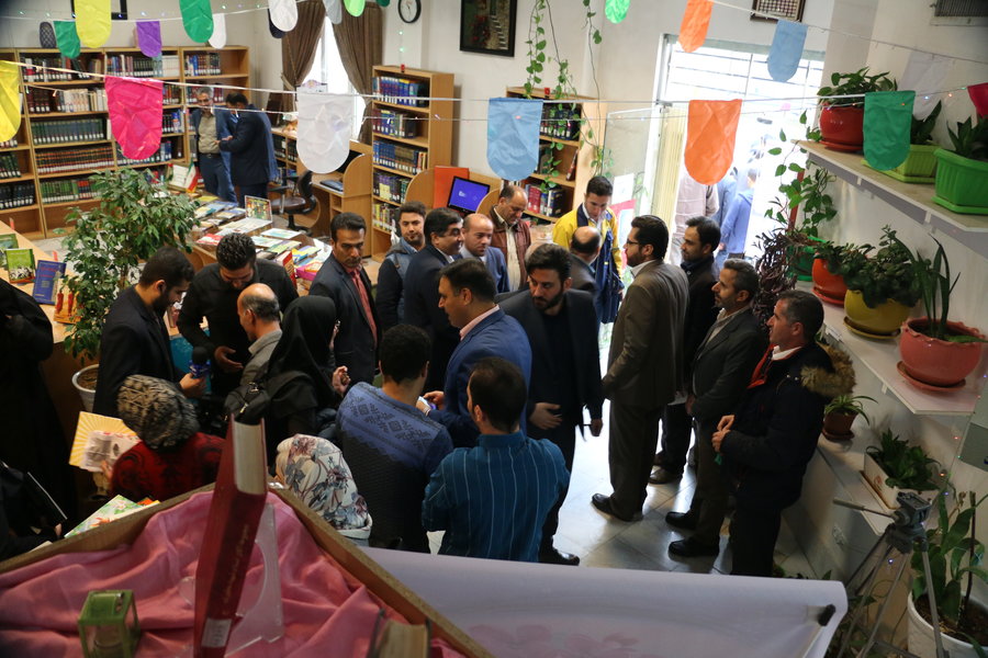آیین افتتاح جشنواره اهدای کتاب استان البرز برگزار شد اهدای کتاب البرز