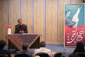 تجلیل از حسین فتاحی در آیین چهل قلم 