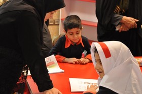 مشارکت علاقمندان به کتاب و کتابخوانی در طرح ملی کتابخانه گردی در کتابخانه عمومی شمسی موسوی شهر واجارگاه