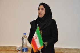 زهرا روحی فر، استاد دانشگاه و فعال فرهنگی در بازدید از کتابخانه عمومی شمسی موسوی شهر واجارگاهردی گیلان1