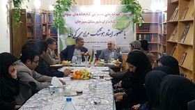 بازدید هوشنگ مرادی کرمانی از کتابخانه شهید صفاری سیرجان