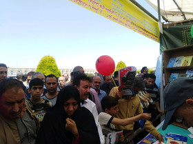 غرفه اداره کل کتابخانه های عمومی اصفهان در مسیر راهپیمایی روز جهانی قدس