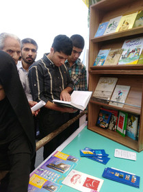 غرفه اداره کل کتابخانه های عمومی اصفهان در مسیر راهپیمایی روز جهانی قدس