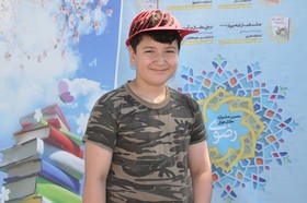 مشاوره و ثبت نام آنلاین راهپیمایان روز جهانی قدس در گیلان با استقرار ایستگاه کتابخانه سیار منطقه آزاد انزلی در مسیر راهپیمایی به روایت تصویر