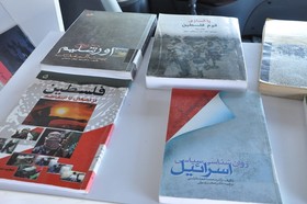 مشاوره و ثبت نام آنلاین راهپیمایان روز جهانی قدس در گیلان با استقرار ایستگاه کتابخانه سیار منطقه آزاد انزلی در مسیر راهپیمایی به روایت تصویر