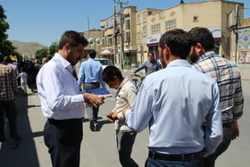 توزیع بروشور جشنواره رضوی در راهپیمایی روز قدس اراک