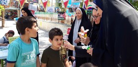 برپایی ایستگاه نقاشی جشنواره رضوی در مسیر راهپیمایی شهر خرامه