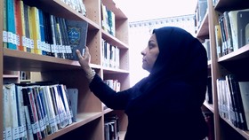 مسئول کتابخانه عمومی فرهیختگان ایسین بندرعباس
