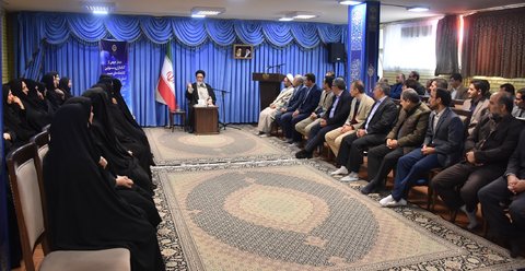 https://media.iranpl.ir/d/2019/11/14/3/180088.jpg