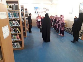 بازدید دانش آموزان از کتابخانه علامه شهیدی بروجرد