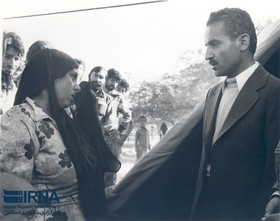 1359-08-23 ---بازديد رجائي از اردوگاه آوارگان جنگ