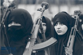 1361-01-01HH--راهپيمايي بانوان-محمود کلاری