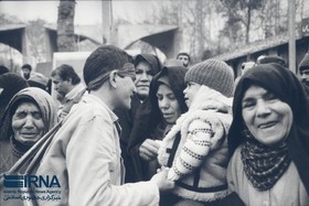 1362-10-24 اعزام نیرو به جبهه از مقابل دانشگاه تهران - محمد صیاد