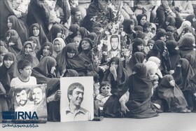 1364-01-01 راهپیمایی بانوان به مناسبت 2000 روز جنگ - سعید صادقی -