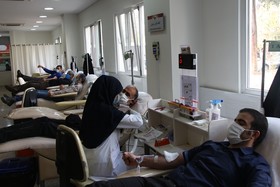 اهدای خون توسط جمعی از کارکنان و کتابداران کتابخانه‌های عمومی تهران