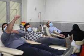 کارکنان اداره‌کل کتابخانه‌های عمومی استان البرز به پویش «کتابخون» پیوستند