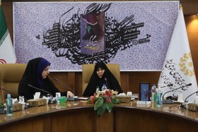 اشرف سادات منتظری، راوی کتاب و مادر شهید محمد معماریان-نشست نقد کتاب «تنها گریه کن»