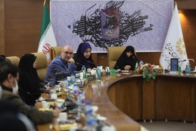 نشست تخصصی گفتگو پیرامون کتاب «تنها گریه کن»