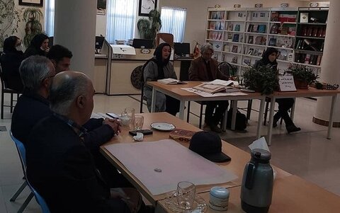 ویژه برنامه شعر و بایاتی خوانی به مناسبت شب یلدا برگزار شد