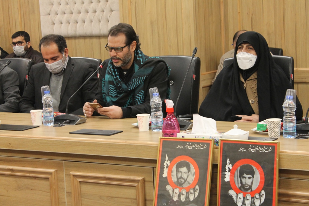 بانوی قرن، رهرو زهرای اطهر است