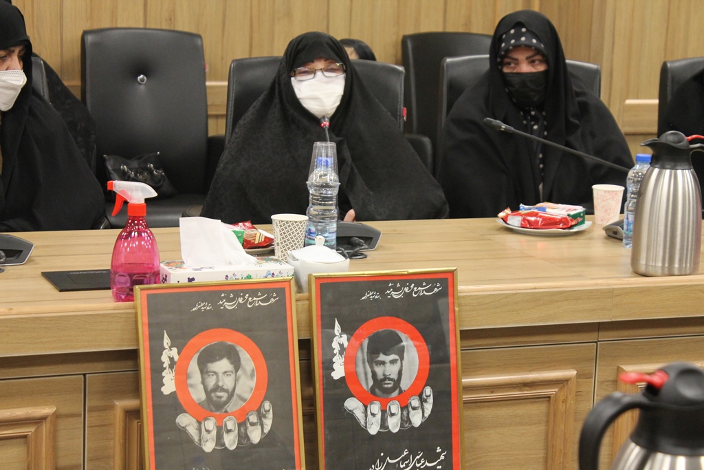 بانوی قرن، رهرو زهرای اطهر است