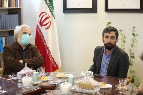 اساس ما در این مقطع کار توأم با آرامش، همراهی و صمیمت است