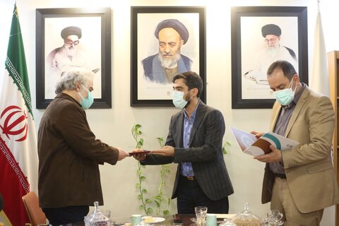 اساس ما در این مقطع کار توأم با آرامش، همراهی و صمیمت است