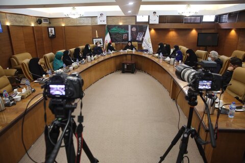 ویژه برنامه روایت مادری با محوریت کتاب «درگاه این خانه بوسیدنی است» برگزار شد