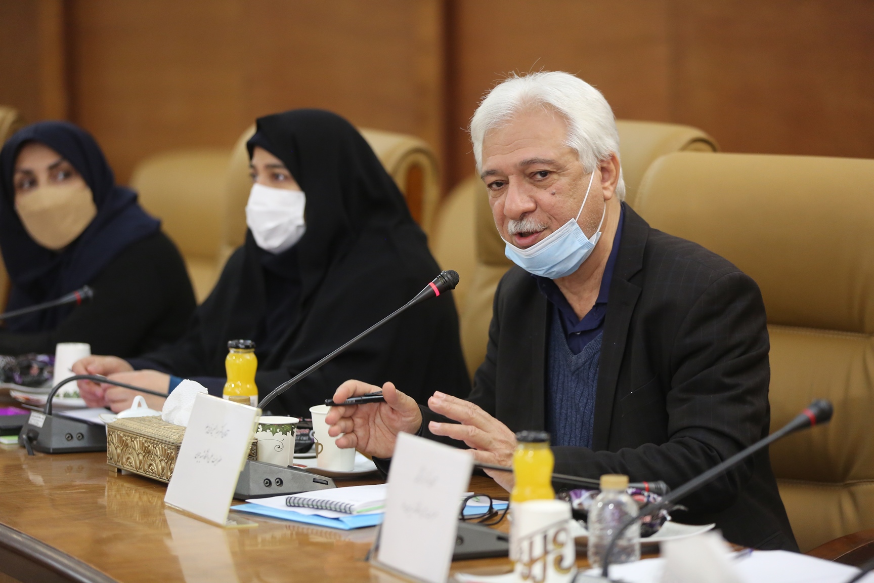 237601 نشست هم اندیشی سرپرست نهاد با پیشکسوتان و استادان علم اطلاعات و دانش شناسی برگزار شد