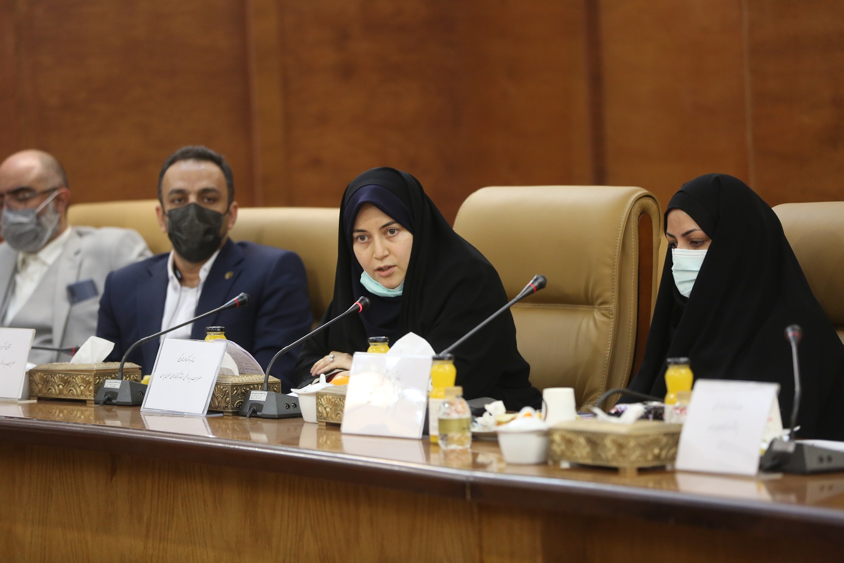 237617 نشست هم اندیشی سرپرست نهاد با پیشکسوتان و استادان علم اطلاعات و دانش شناسی برگزار شد