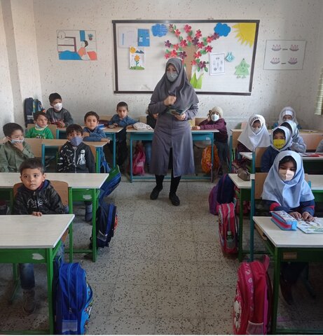 ماشین مهرورزی کتابدار، کتابها را به بچههای همسایه رساند