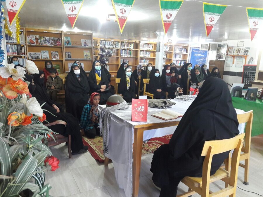 نشست نقد و بررسی کتاب «حوض خون» برگزار شد