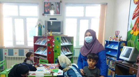 قلب کتابخانههای عمومی در تسخیر کودکان و نوجوانان است