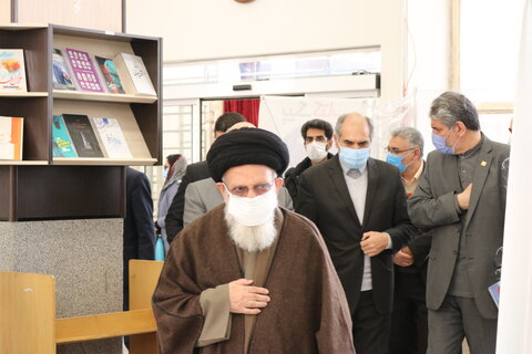 کتابهای کتابخانه مسجد جامع منابع مرجع برای تحقیق است