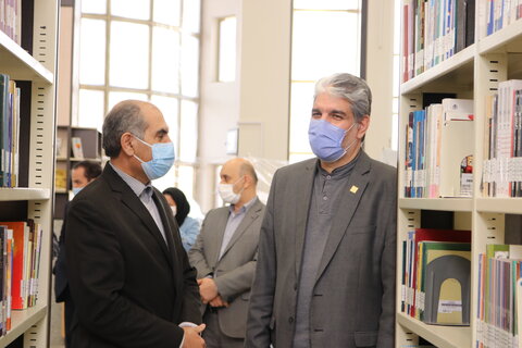 طرح اهدای کتاب توسط کارکنان بیمه سلامت اجرایی میشود