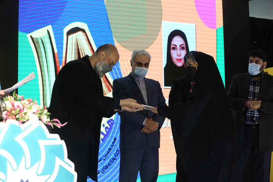 برگزیدگان نخستین جشنواره سرود «آوای کتابخانه» معرفی و تجلیل شدند مراسم هجدهمین سالروز تاسیس نهاد کتابخانه های عمومی کشور