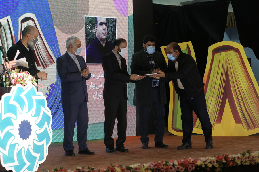 برگزیدگان پویش «بهار موعود» معرفی و تجلیل شدند مراسم هجدهمین سالروز تاسیس نهاد کتابخانه های عمومی کشور
