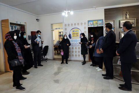 تور بازدید از کتابخانههای عمومی ویژه اصحاب رسانه استان همدان برگزار شد