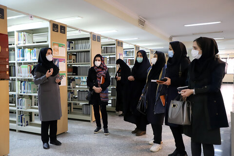 تور بازدید از کتابخانههای عمومی ویژه اصحاب رسانه استان همدان برگزار شد