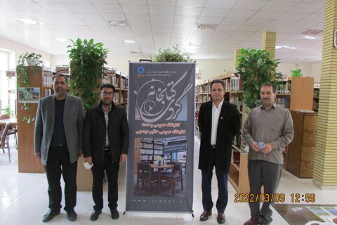 طرح کتابخانه گردی در کتابخانه عمومی حکیم هیدجی شهرستان ابهر برگزار شد