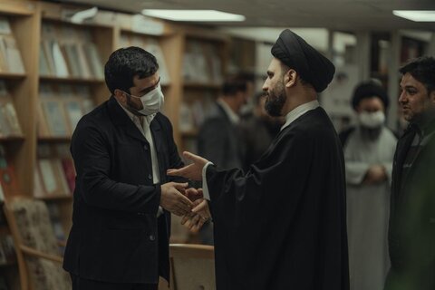 بازید فعالان فرهنگی و مسئولان استانی از کتابخانه آیت الله خامنهای قم