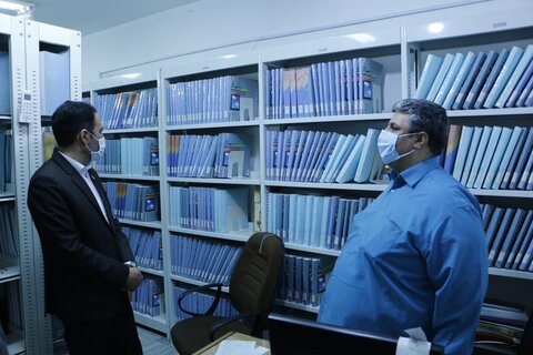 بازید فعالان فرهنگی و مسئولان استانی از کتابخانه آیت الله خامنهای قم