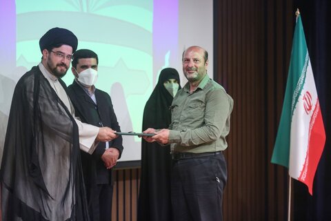 آیین اختتامیه یازدهمین جشنواره کتابخوانی رضوی در قم برگزار شد