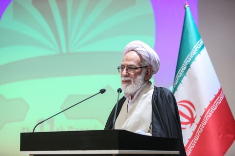 آیین اختتامیه یازدهمین جشنواره کتابخوانی رضوی در قم برگزار شد