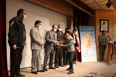 اختتامیه استانی یازدهمین جشنواره کتابخوانی رضوی در زنجان برگزار شد