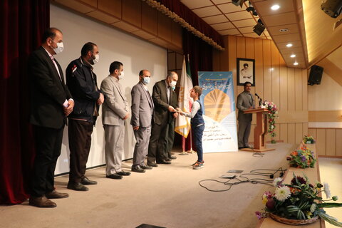 اختتامیه استانی یازدهمین جشنواره کتابخوانی رضوی در زنجان برگزار شد