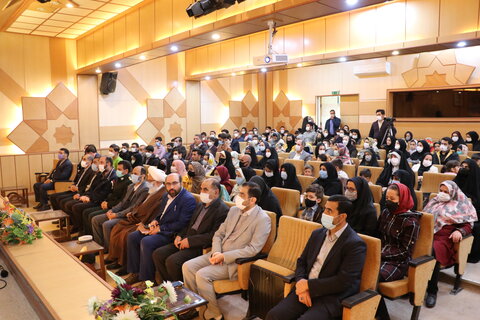 اختتامیه استانی یازدهمین جشنواره کتابخوانی رضوی در زنجان برگزار شد